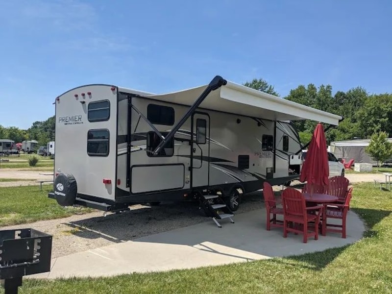 Premium Full Hook-Up Site-4